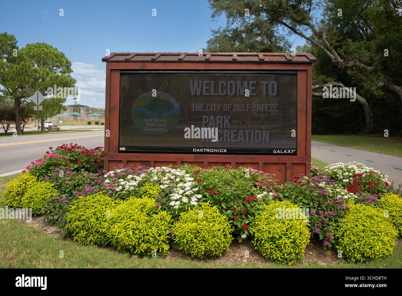 Gulf Breeze, Florida, una città costiera vicino a Pensacola, che offre parchi sul lungomare, servizi della comunità, sentieri e vita all'aperto per famiglie. Foto Stock