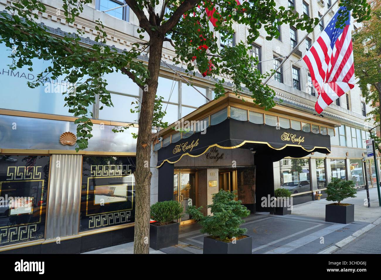 Il Carlyle Hotel è un lussuoso hotel di appartamenti nell'Upper East Side di Manhattan a New York City, aperto nel 1930 in stile Art Deco. Foto Stock