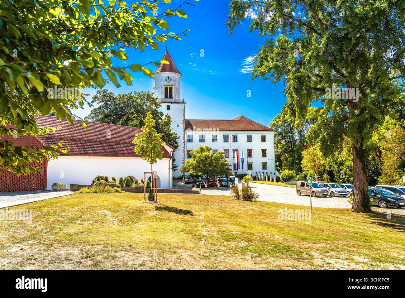 Vista sulla cittadella di Ormoz e sul parco, Slovenia settentrionale Foto Stock
