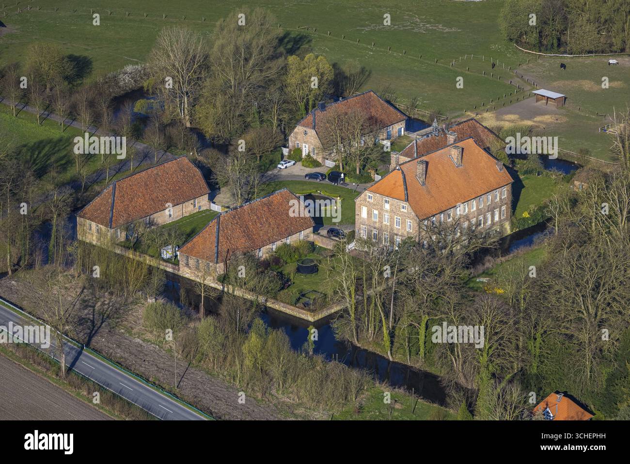 Vista aerea, Haus Venne, complesso del castello e castello con fossati, vista del XVIII secolo, progetto di Lambert Friedrich von Corfey, Mersch, Drensteinfurt, Muenster Foto Stock
