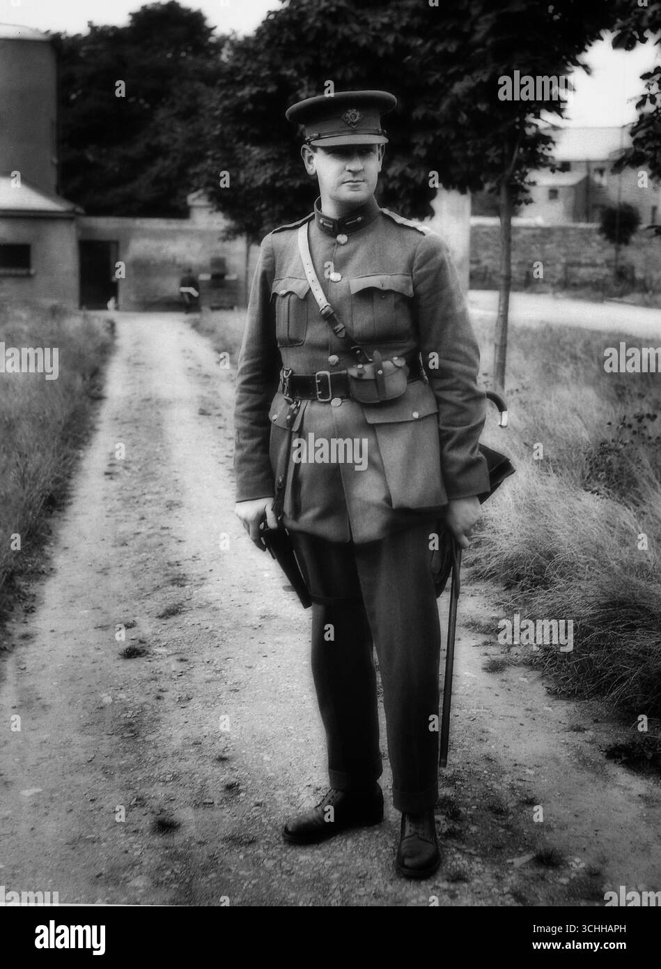 Un ritratto di Michael Collins nel 1922 come comandante in capo dell'esercito nazionale, un esercito formale uniformato che si formò intorno all'IRA pro-Trattato. Foto Stock