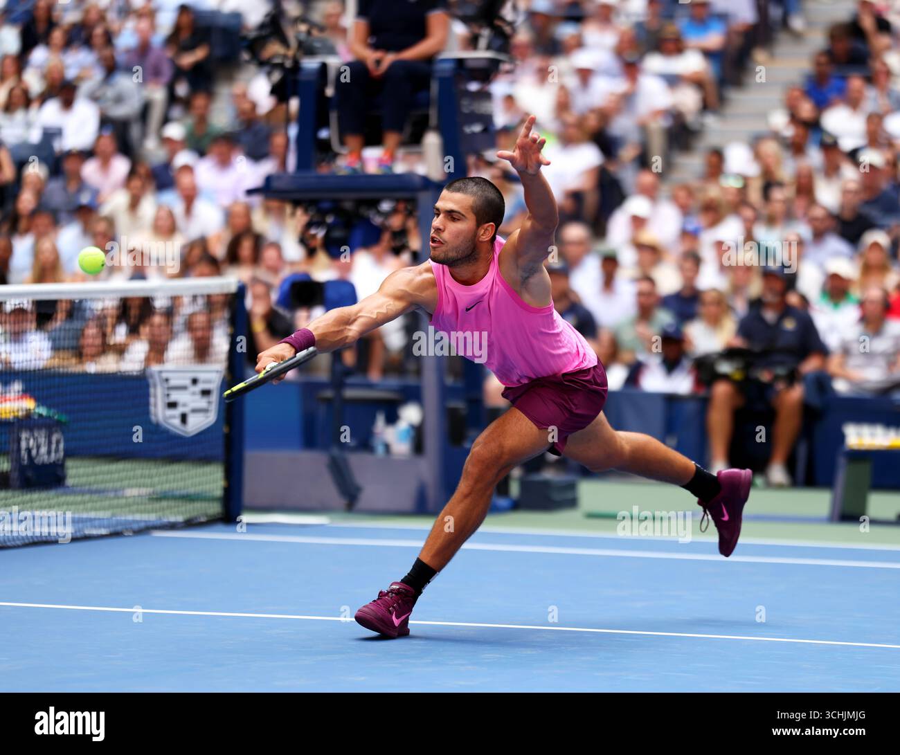 Flushing Meadows, New York - numero 2 semi Carlos Alcaraz di, Spagna. 2 settembre 2025. Durante il suo match nei quarti di finale contro Jiri Lehecka agli US Open. Crediti: Adam Stoltman/Alamy Live News Foto Stock