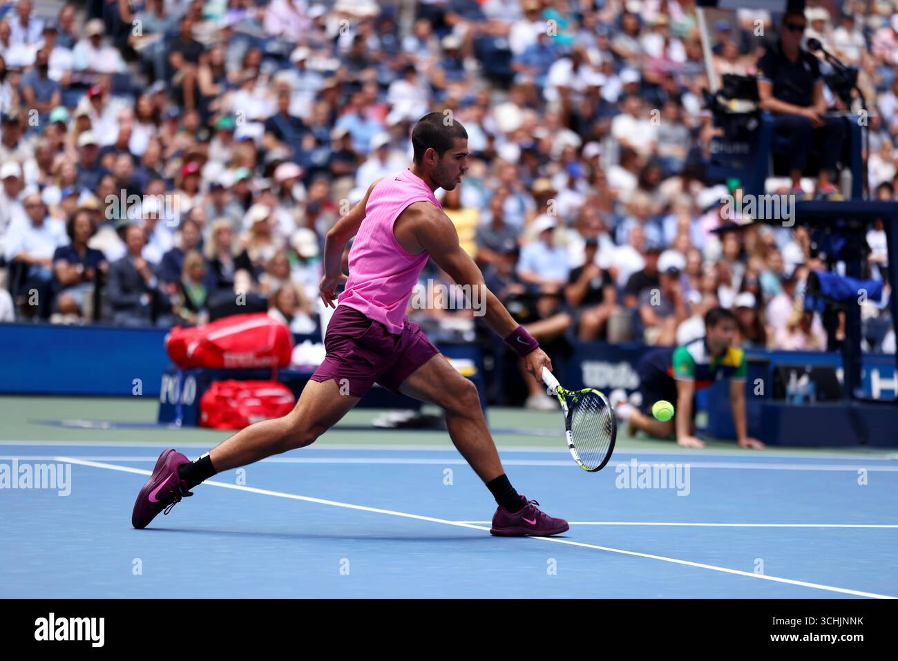 Flushing Meadows, New York - numero 2 semi Carlos Alcaraz di, Spagna. 2 settembre 2025. Durante il suo match nei quarti di finale contro Jiri Lehecka agli US Open. Crediti: Adam Stoltman/Alamy Live News Foto Stock