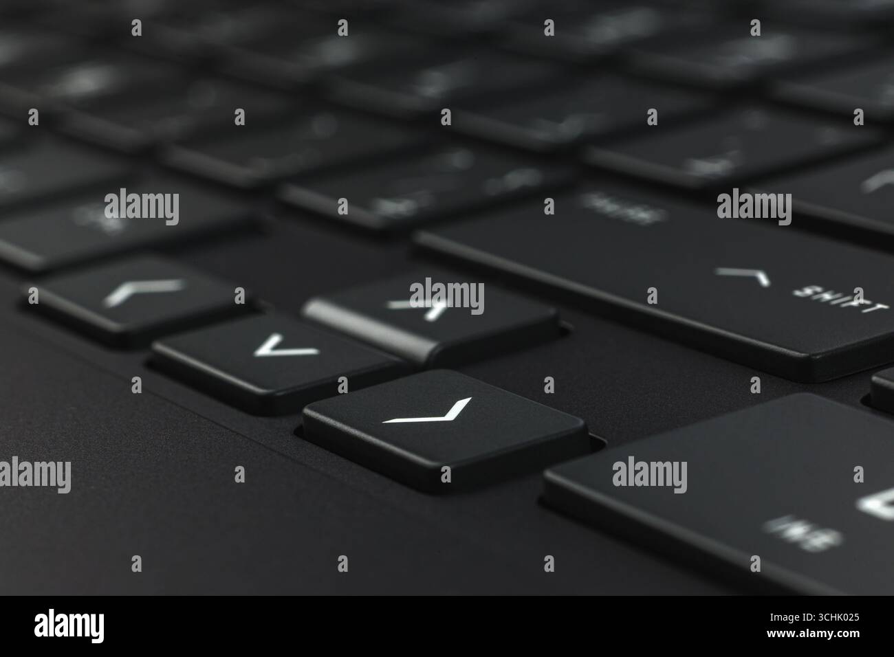 Primo piano e visualizzazione completa di una moderna tastiera per computer Foto Stock