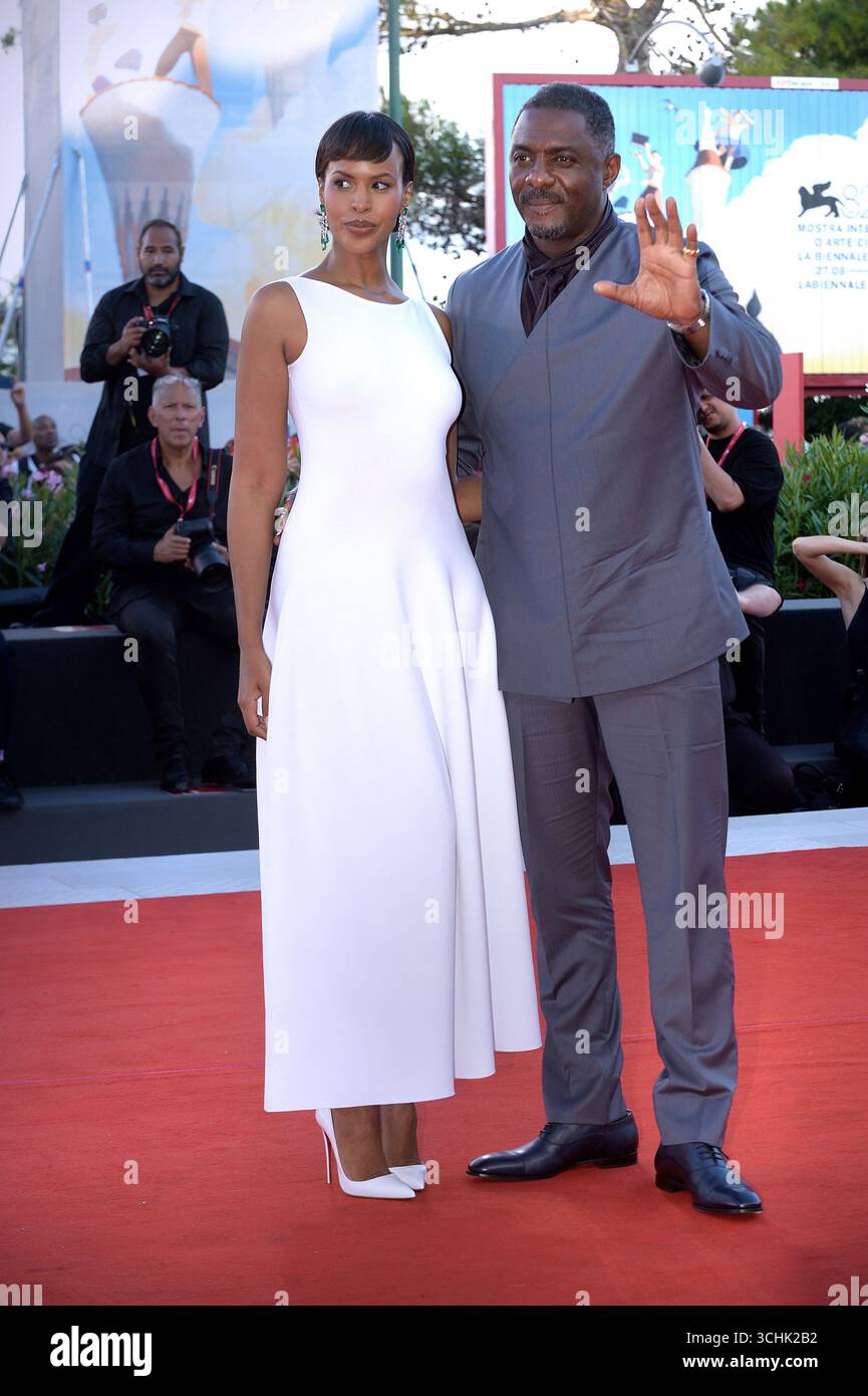 Venezia, Italia. 2 settembre 2025. Sabrina Dhowre Elba e l'attore Idris Elba partecipano al Red carpet "A House of Dynamite" durante la 82a Mostra Internazionale d'Arte cinematografica di Venezia, martedì 2 settembre 2025. Foto di Rocco Spaziani/UPI credito: UPI/Alamy Live News Foto Stock