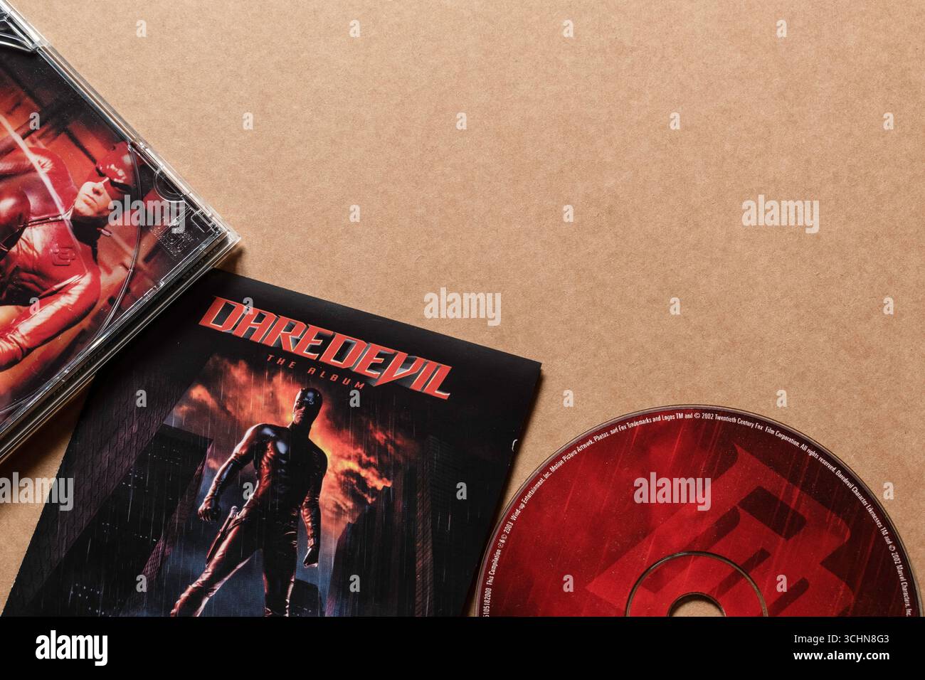 "Daredevil" il compact disc dell'album con libretto e custodia isolata su sfondo vuoto. Foto Stock