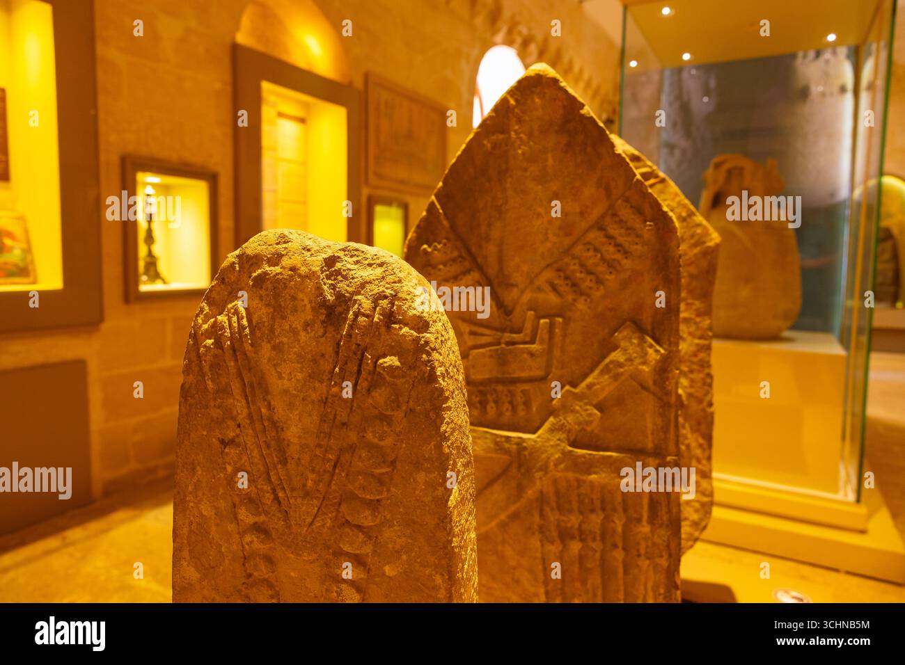 Manufatti religiosi del Museo Mardin. Mardin Turchia - 6.27.2025 Foto Stock