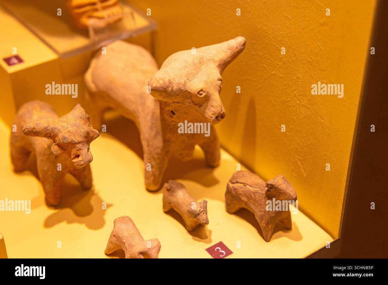 Manufatti figurati del Museo Mardin. Mardin Turchia - 6.27.2025 Foto Stock