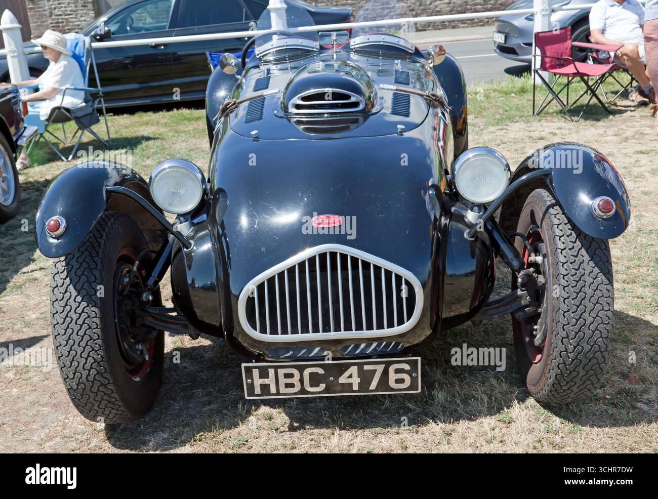 Vista frontale di un Green, 1951, Allard J2, in mostra al Deal and Walmer Classic Car Show, 2025 Foto Stock