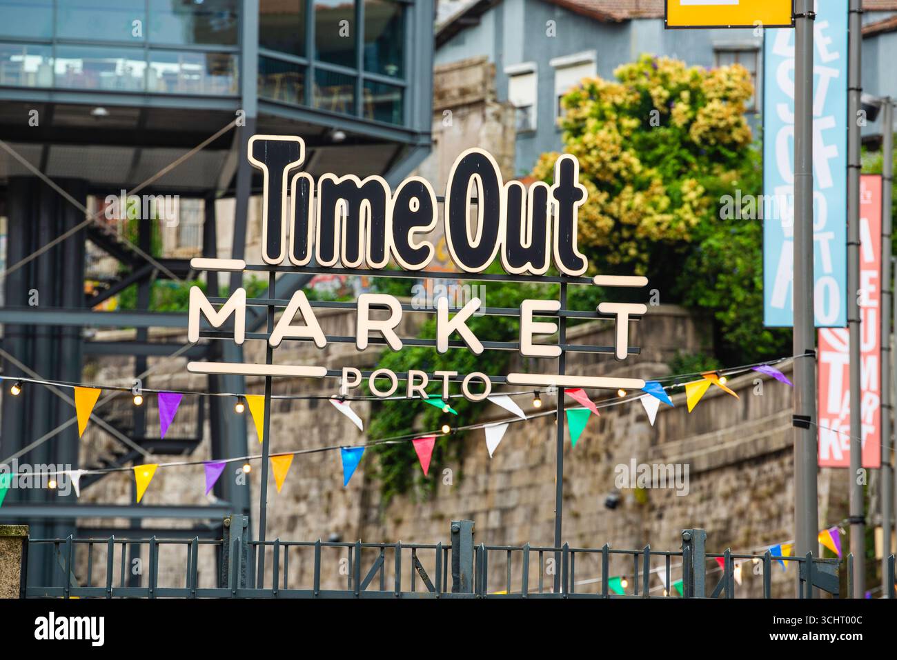Porto, Portogallo - 9 luglio 2025: Vista sulla strada a Porto Portogallo Foto Stock