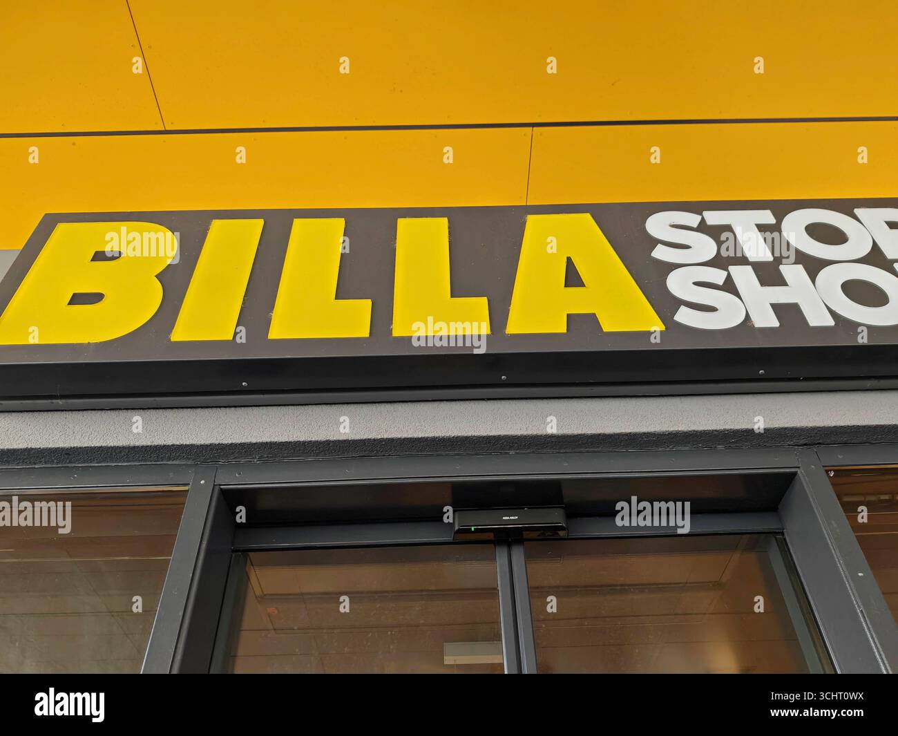 billa è un commerciante di generi alimentari in economia con scambi di beni billa è un commerciante di generi alimentari in economia Foto Stock