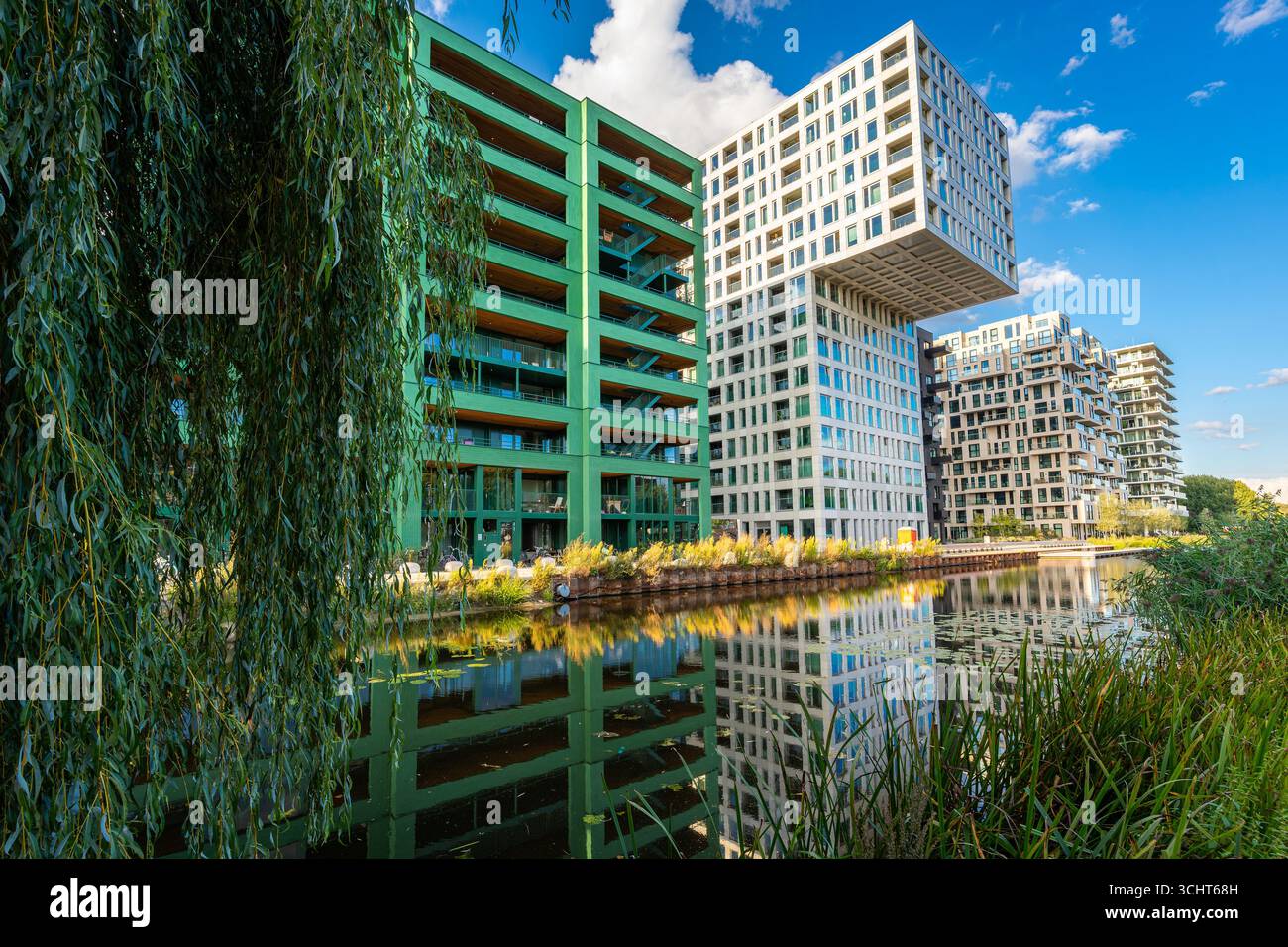 Paesaggio urbano di Amsterdam Westerpark West, quartiere nuovo e moderno con architettura futuristica Foto Stock