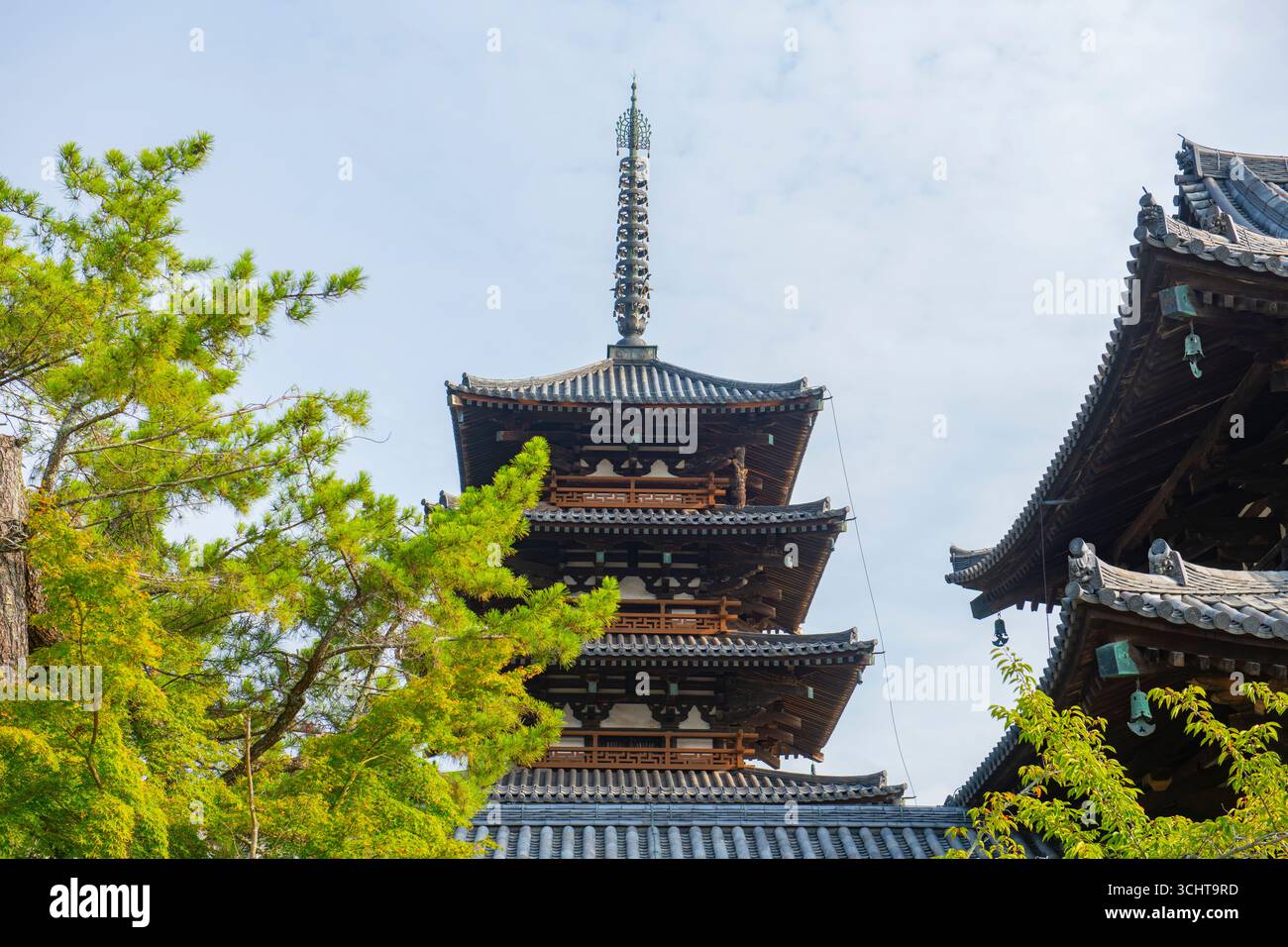 Pagoda a cinque piani (Gojunoto) del Tempio di Horyu Ji. Questo tempio è un tempio buddista a Ikaruga, nella prefettura di Nara, in Giappone. Questo tempio è un monumento buddista Foto Stock