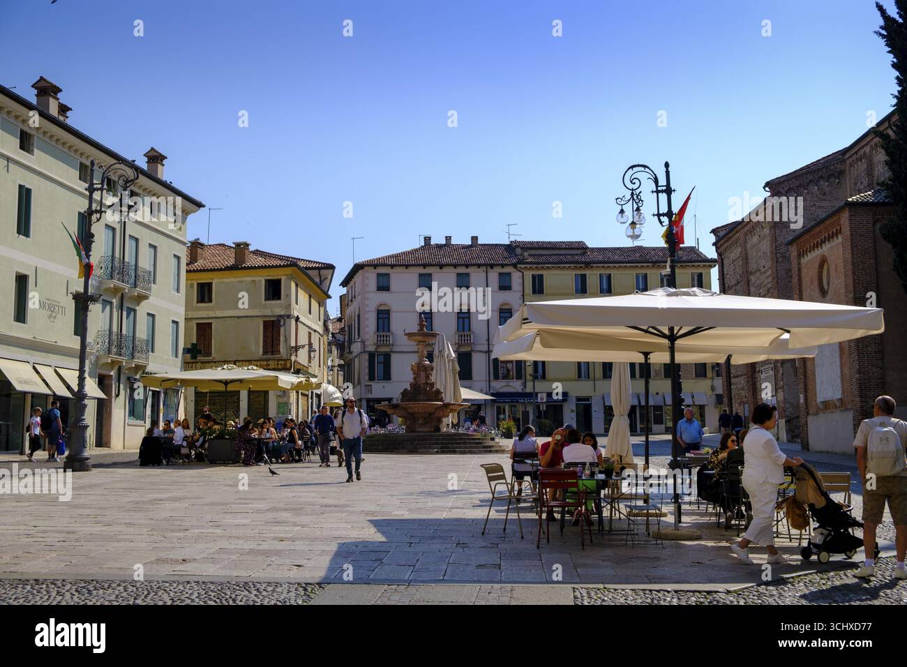 Piazza della Liberta, Bassano del Grappa, Veneto, Italia Foto Stock