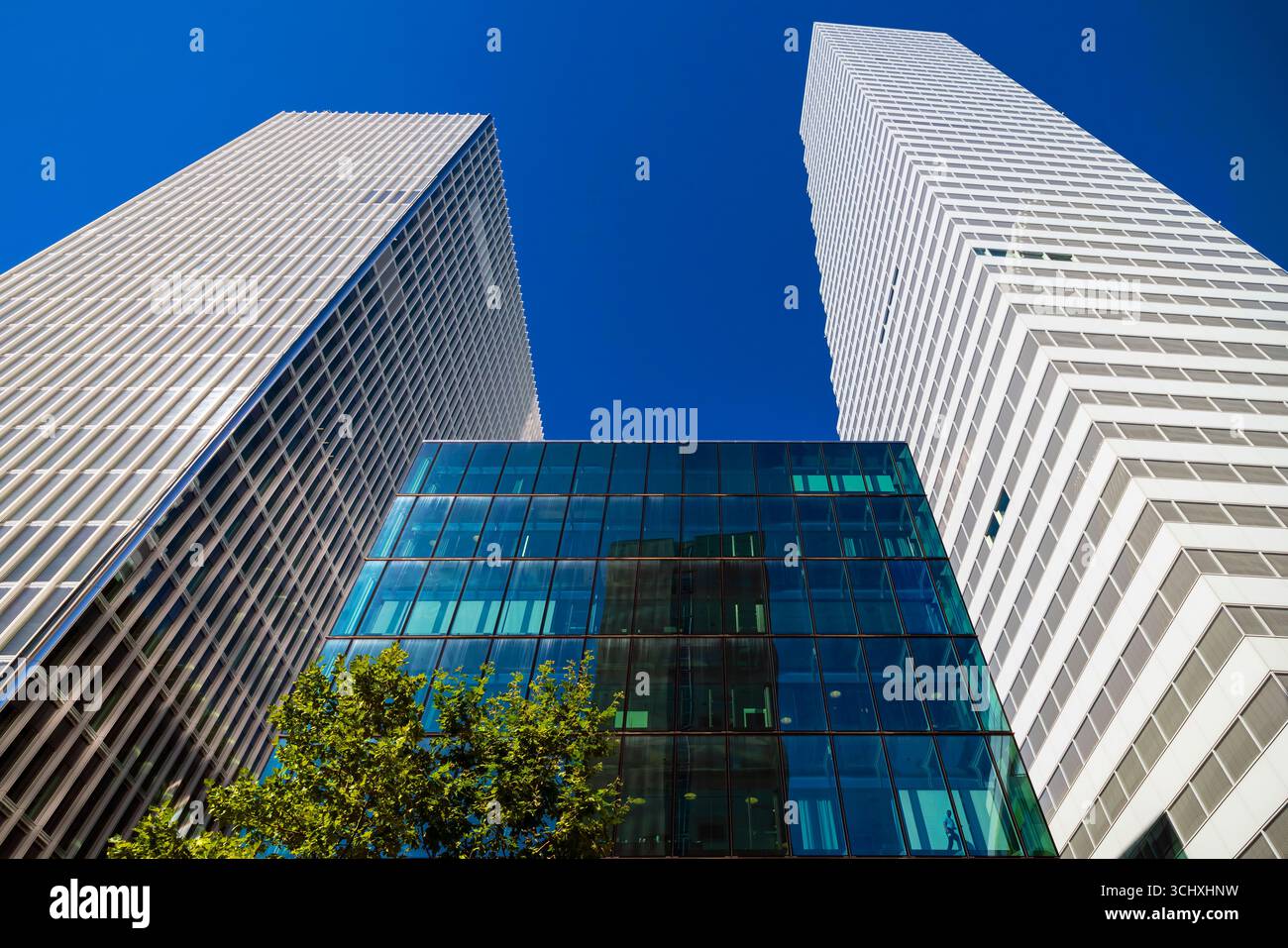 F. Hoffmann-la Roche AG edifici a Basilea, Svizzera. Design di Herzog & de Meuron Architekten, situato nel Solitudepark sul Reno a Basilea. Foto Stock