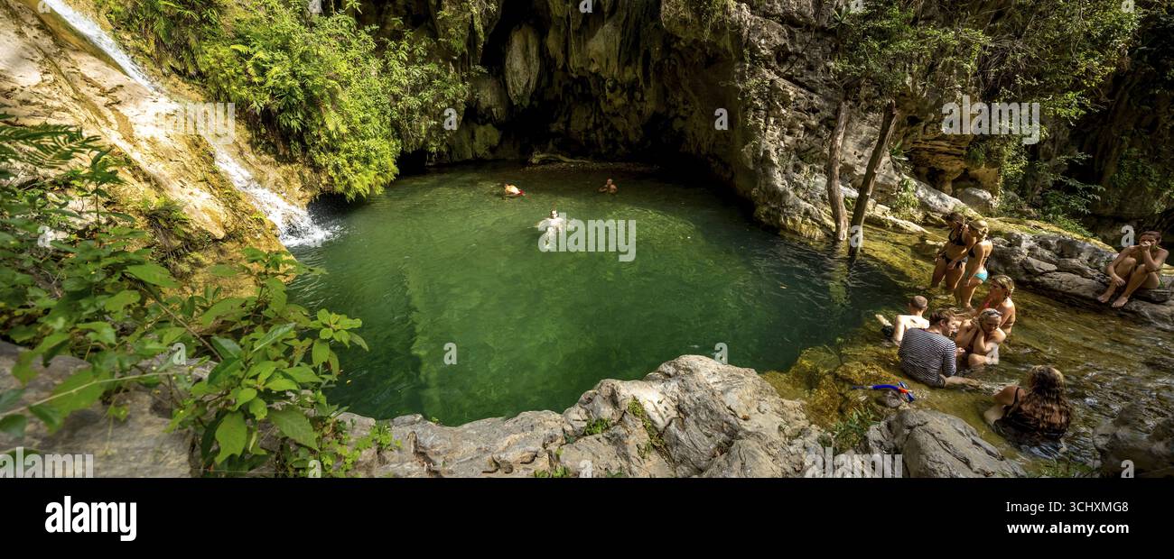 Lago di montagna con acqua verde, destinazione turistica, Valle De Los Ingenios, Cuba, Cuba Foto Stock