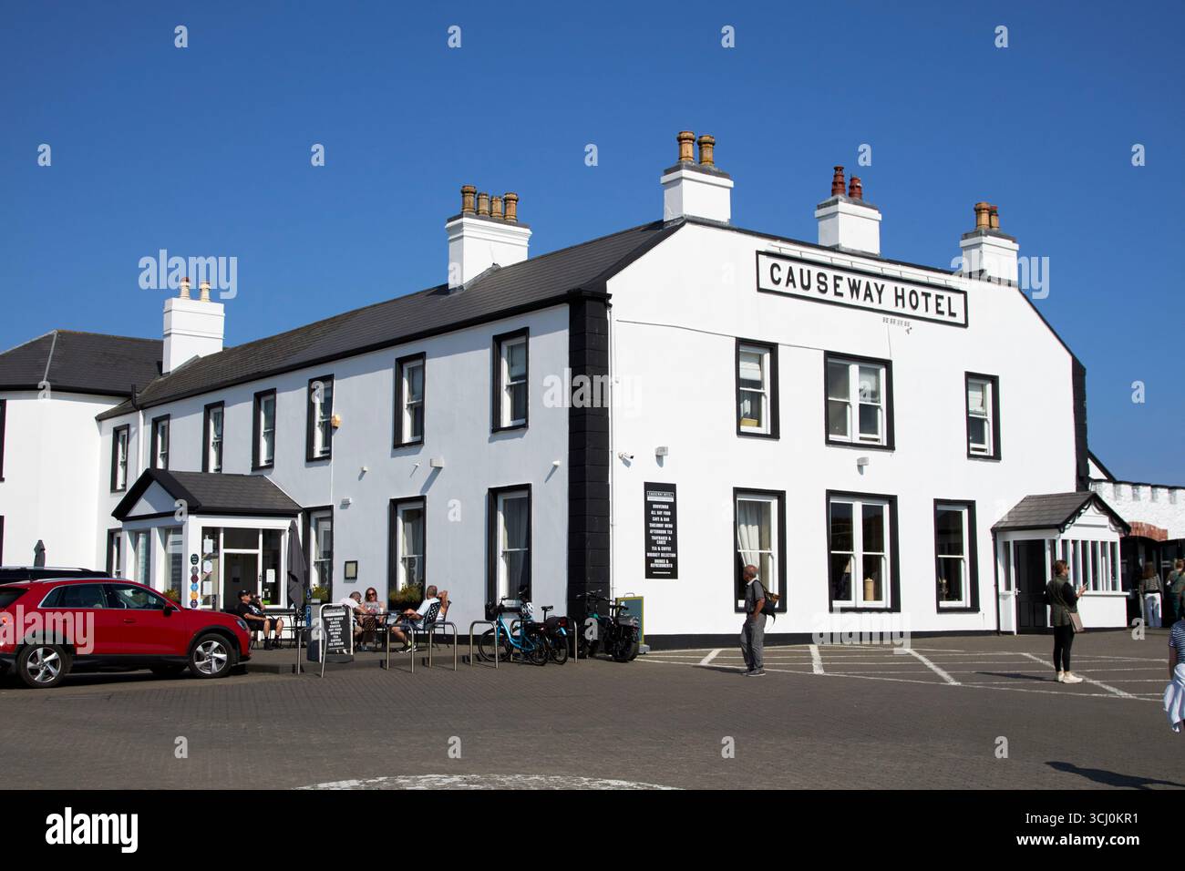 hotel causeway presso la strada rialzata gigante della contea di antrim irlanda del nord regno unito Foto Stock