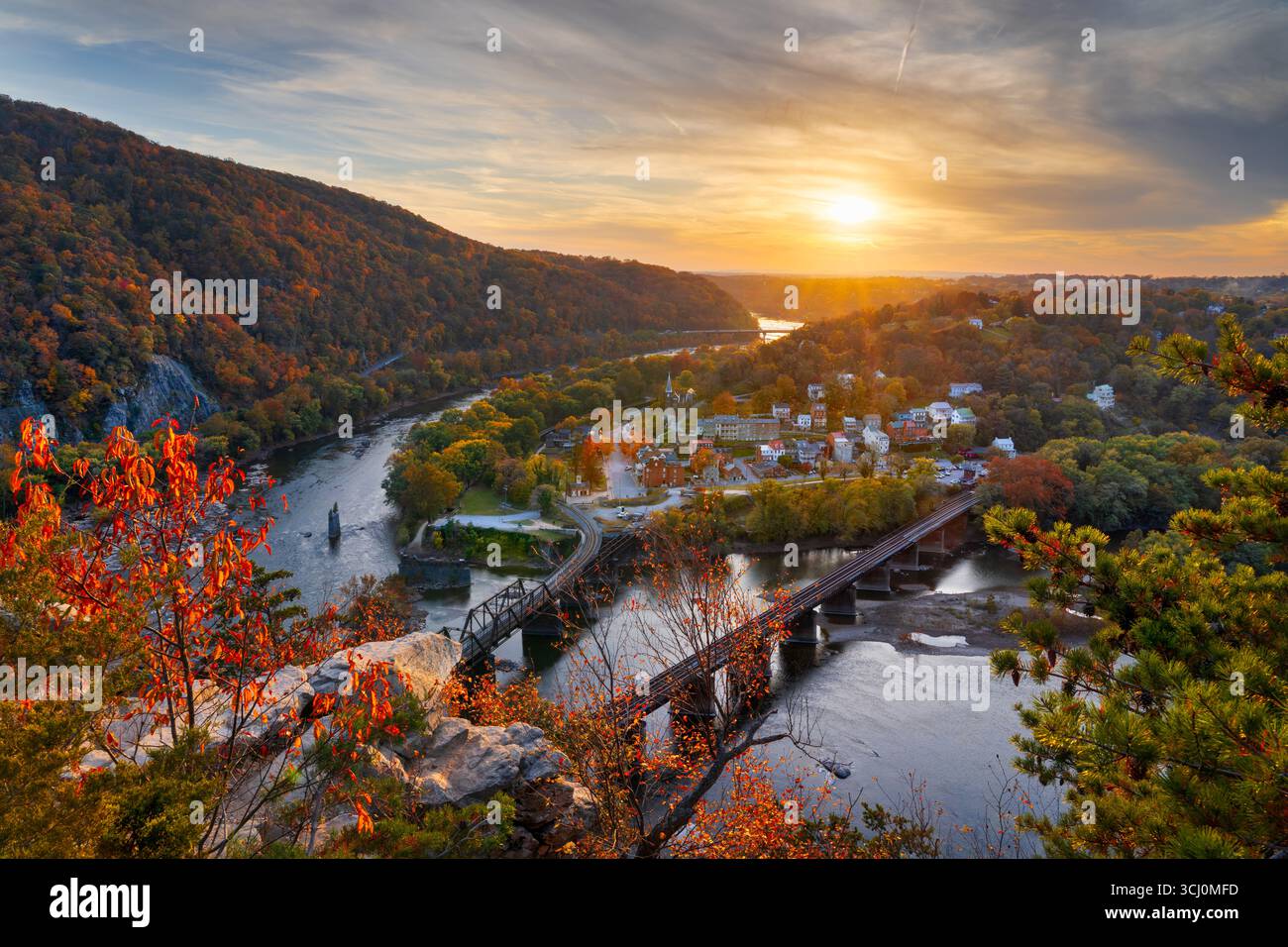 Harpers Ferry, West Virginia, Stati Uniti, affacciato sulla valle dello Shenandoah in autunno al tramonto. Foto Stock