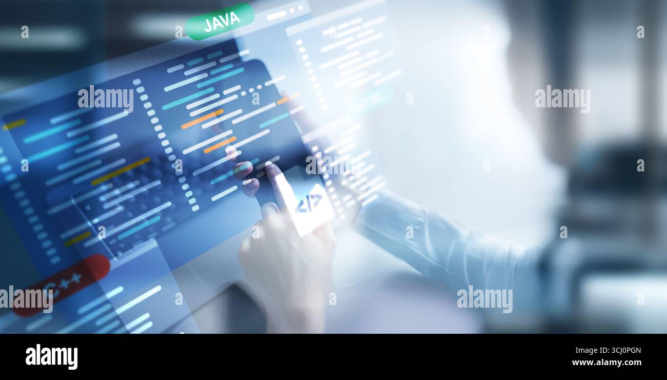 Linguaggi di programmazione e sviluppo software visualizzati su un'interfaccia di codifica virtuale. Foto Stock