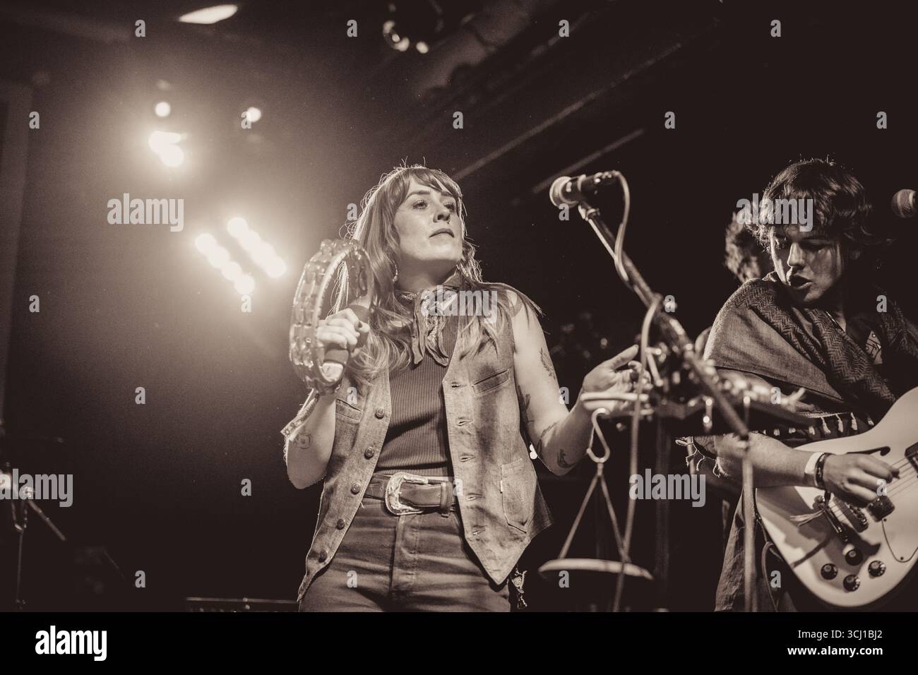 Band Helicon che si esibisce dal vivo al Bread Shed Manchester , come parte del Manchester Psych Fest 30.08.2025 del fotografo Adam Edwards Foto Stock