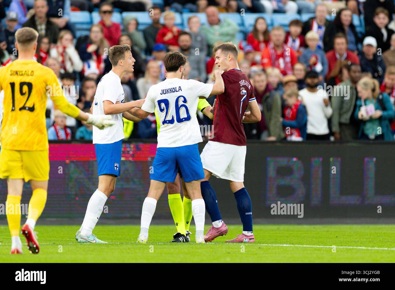 Oslo, Norvegia. 4 settembre 2025. I giocatori di Finlandia e Norvegia combattono durante l'amichevole internazionale tra Norvegia e Finlandia allo stadio Ullevaal di Oslo, Norvegia. Credito: SPP Sport Press Photo. /Alamy Live News Foto Stock