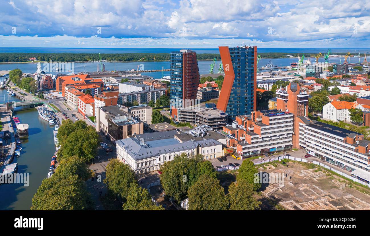 Vista aerea delle torri gemelle K&D a Klaipeda sulla costa del Mar Baltico in Lituania Foto Stock
