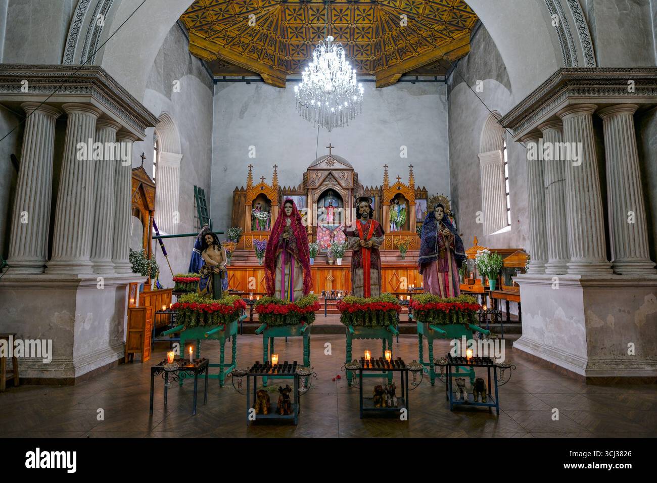Zinacantan, Messico - 21 marzo 2025: Chiesa di San Lorenzo Martir a Zinacantan, Chiapas, Messico. Foto Stock