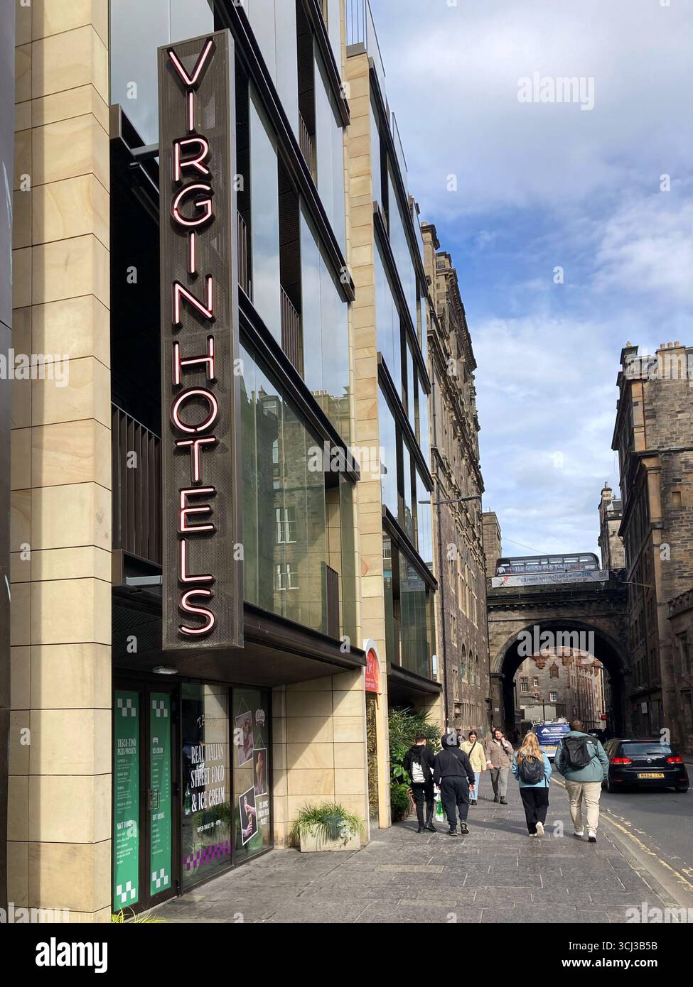Hotel Virgin, Cowgate Edimburgo, Scozia - Immagine stock catturata con smartphone