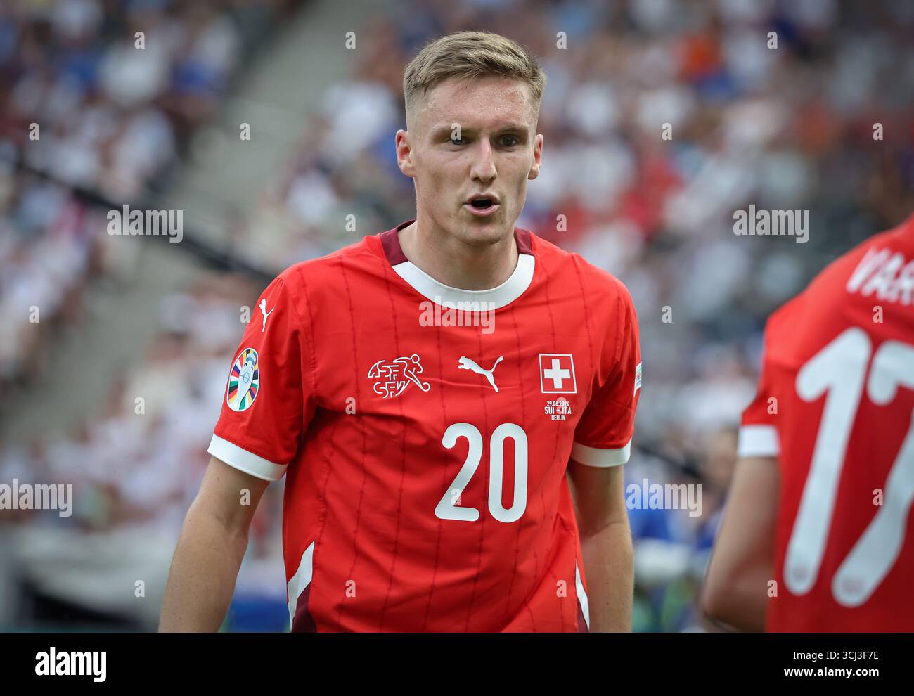 Berlino, Germania - 29 giugno 2024: La Svizzera Michel Aebischer (#20) in azione durante il turno di 16 partite di UEFA EURO 2024 Svizzera contro Italia all'Olympiastadion di Berlino, Germania Foto Stock