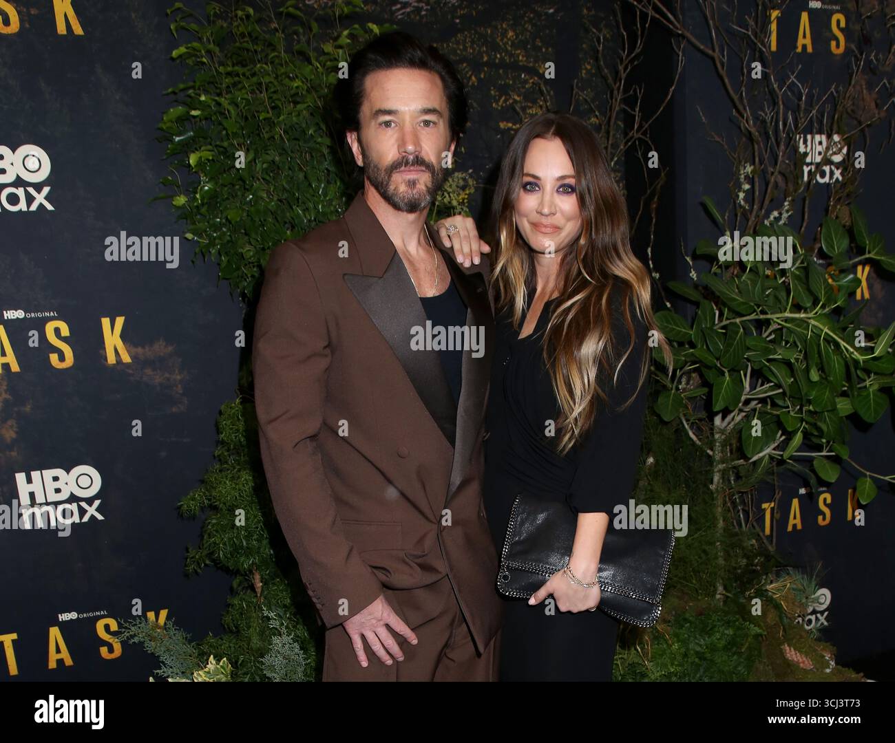 New York, Stati Uniti. 4 settembre 2025. Tom Pelphrey e Kaley Cuoco hanno partecipato alla prima "Task" di HBO a New York tenutasi al Perelman Performing Arts Center il 4 settembre 2025 a New York, New York © Steven Bergman/AFF-USA.COM Credit: AFF/Alamy Live News Foto Stock