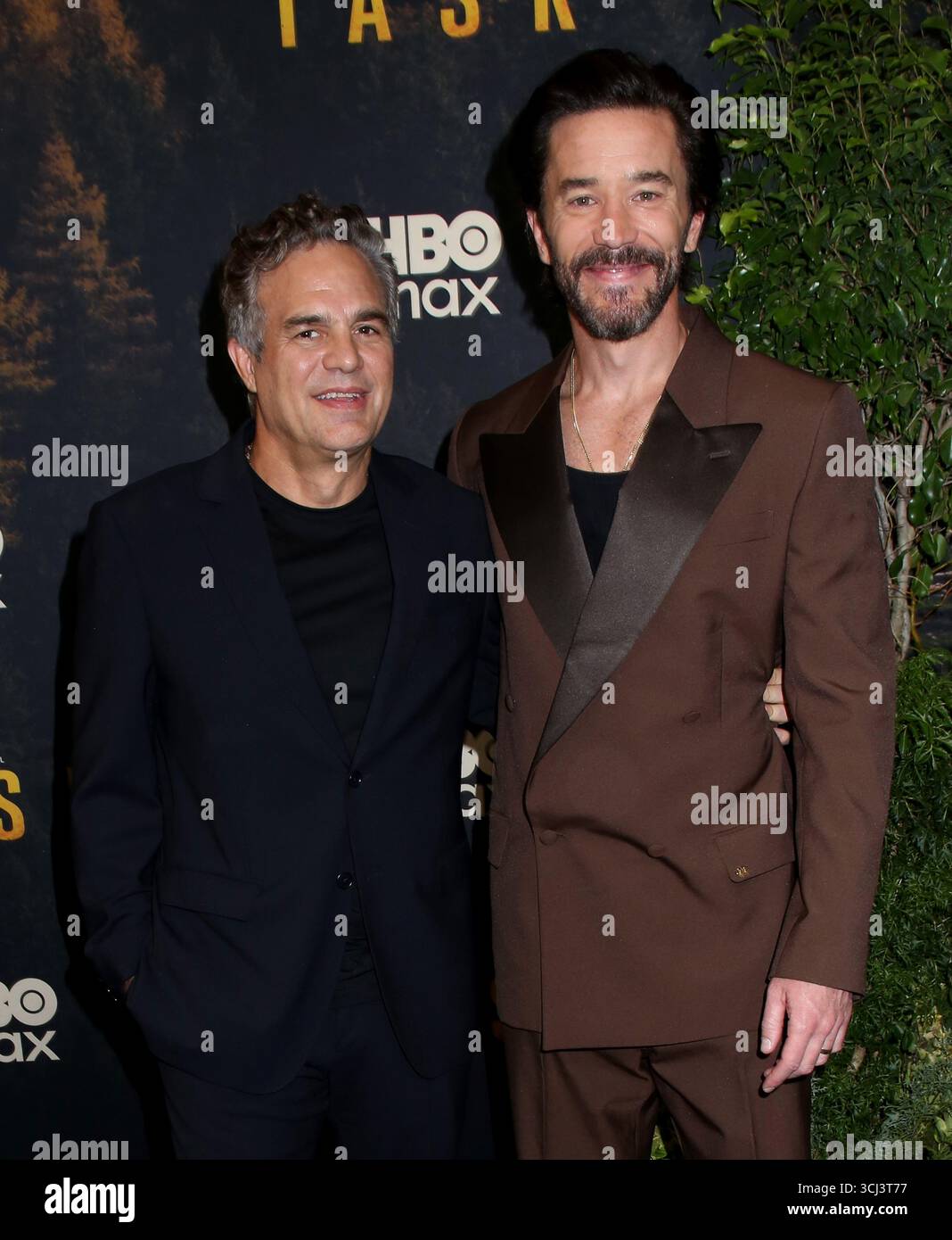 New York, Stati Uniti. 4 settembre 2025. Mark Ruffalo e Tom Pelphrey hanno partecipato alla prima "Task" di HBO a New York tenutasi al Perelman Performing Arts Center il 4 settembre 2025 a New York, New York © Steven Bergman/AFF-USA.COM Credit: AFF/Alamy Live News Foto Stock