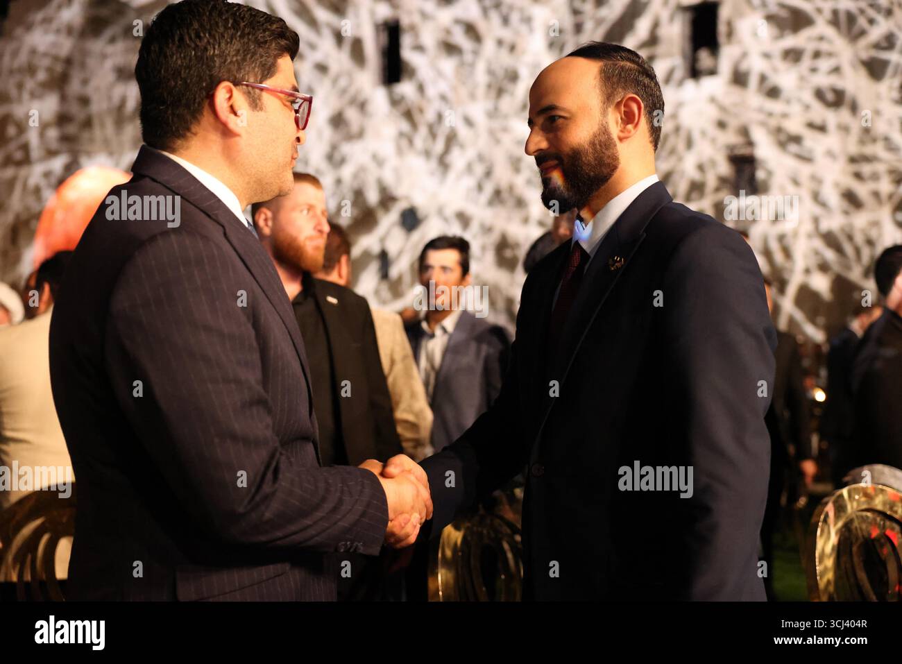 Damasco, Siria. 4 settembre 2025. Il governatore di Aleppo Azzam Gharib partecipa all'inaugurazione del Fondo siriano di sviluppo alla Cittadella di Damasco, lanciato come strumento chiave per la ricostruzione e la ripresa economica alla presenza del presidente Ahmed al-Sharaa, dei funzionari e degli ambasciatori stranieri. (Credit Image: © Mohmmad Bashir Aldaher/ZUMA Press Wire) SOLO PER USO EDITORIALE! Non per USO commerciale! Foto Stock