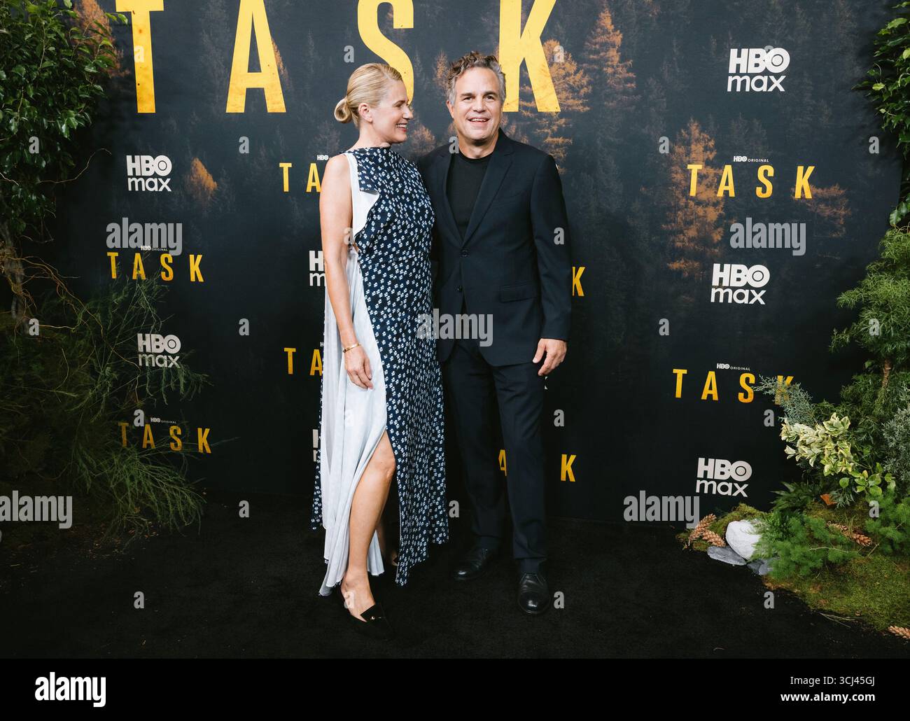 4 settembre 2025, New York, New York, Stati Uniti: Sunrise Coigney e Mark Ruffalo partecipano alla serie HBO Max 'Task'. Si tiene al Perelman Performing Arts Center di New York. Dinara Khairova/Photo Image Press/Zuma Press 4 settembre 2025. (Credit Image: © Photo Image Press via ZUMA Press Wire) SOLO PER USO EDITORIALE! Non per USO commerciale! Foto Stock