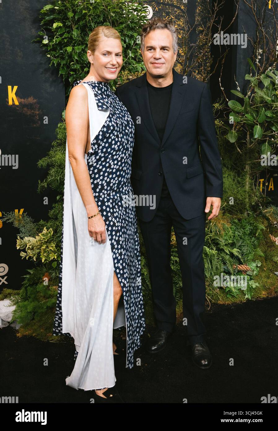 4 settembre 2025, New York, New York, Stati Uniti: Sunrise Coigney e Mark Ruffalo partecipano alla serie HBO Max 'Task'. Si tiene al Perelman Performing Arts Center di New York. Dinara Khairova/Photo Image Press/Zuma Press 4 settembre 2025. (Credit Image: © Photo Image Press via ZUMA Press Wire) SOLO PER USO EDITORIALE! Non per USO commerciale! Foto Stock