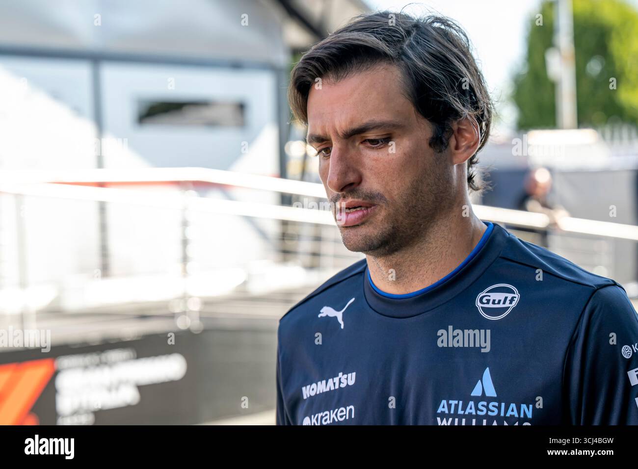 Monza, Italia, 4 settembre 2025, Carlos Sainz, dalla Spagna gareggia per la Williams Racing. Il Gran Premio d'Italia 2025 The Build Up, che si svolge a Monza, in Italia. Crediti: Michael Potts/Alamy Live News Foto Stock