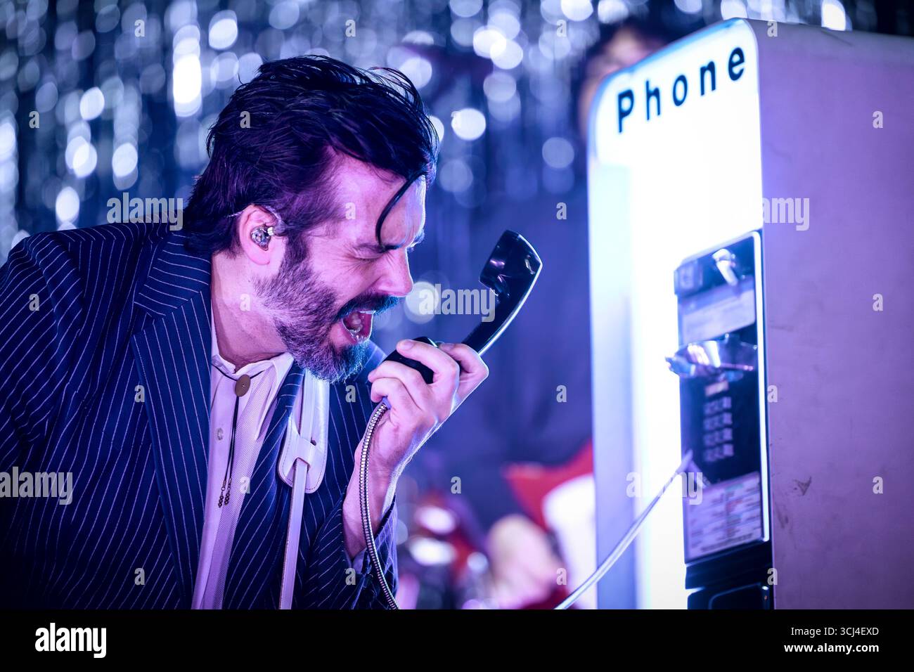 Oslo, Norvegia. 4 settembre 2025. La band americana Lord Huron esegue un concerto dal vivo al Sentrum Scene di Oslo. Qui il cantante e musicista Ben Schneider viene visto dal vivo sul palco. Credito: Gonzales Photo/Alamy Live News Foto Stock