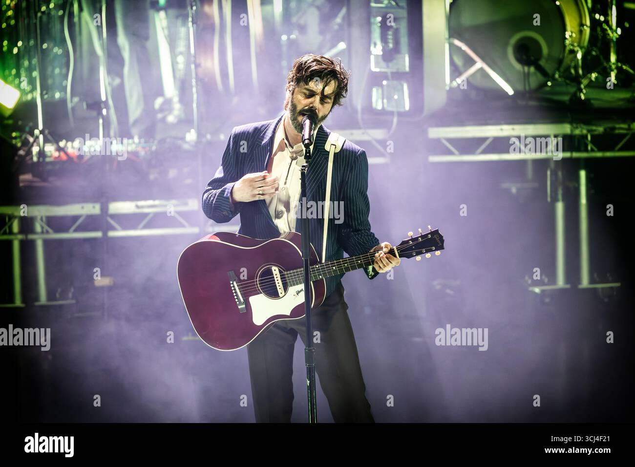 Oslo, Norvegia. 4 settembre 2025. La band americana Lord Huron esegue un concerto dal vivo al Sentrum Scene di Oslo. Qui il cantante e musicista Ben Schneider viene visto dal vivo sul palco. Credito: Gonzales Photo/Alamy Live News Foto Stock