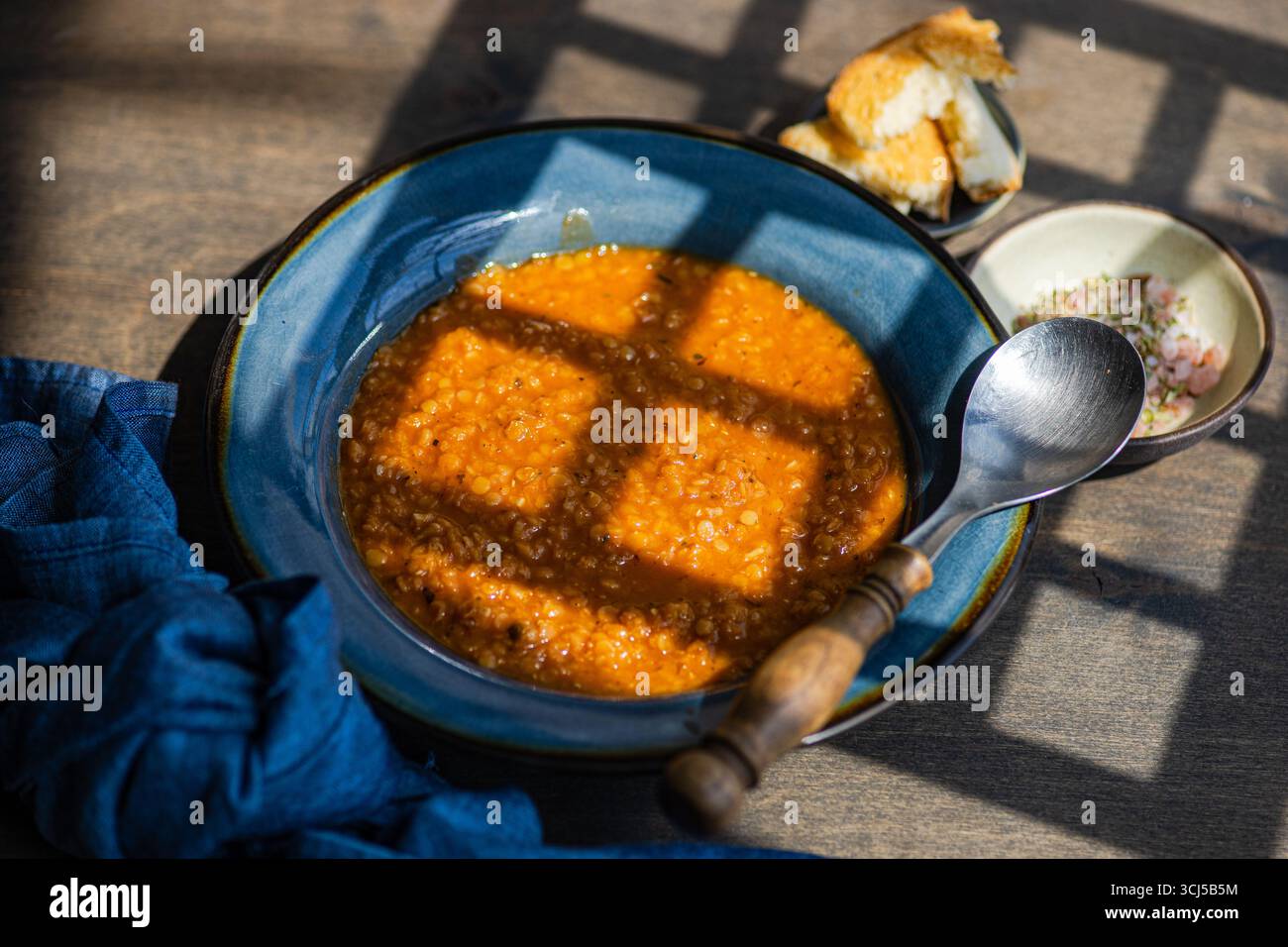 Tradizionale zuppa di lenticchie greca Foto Stock