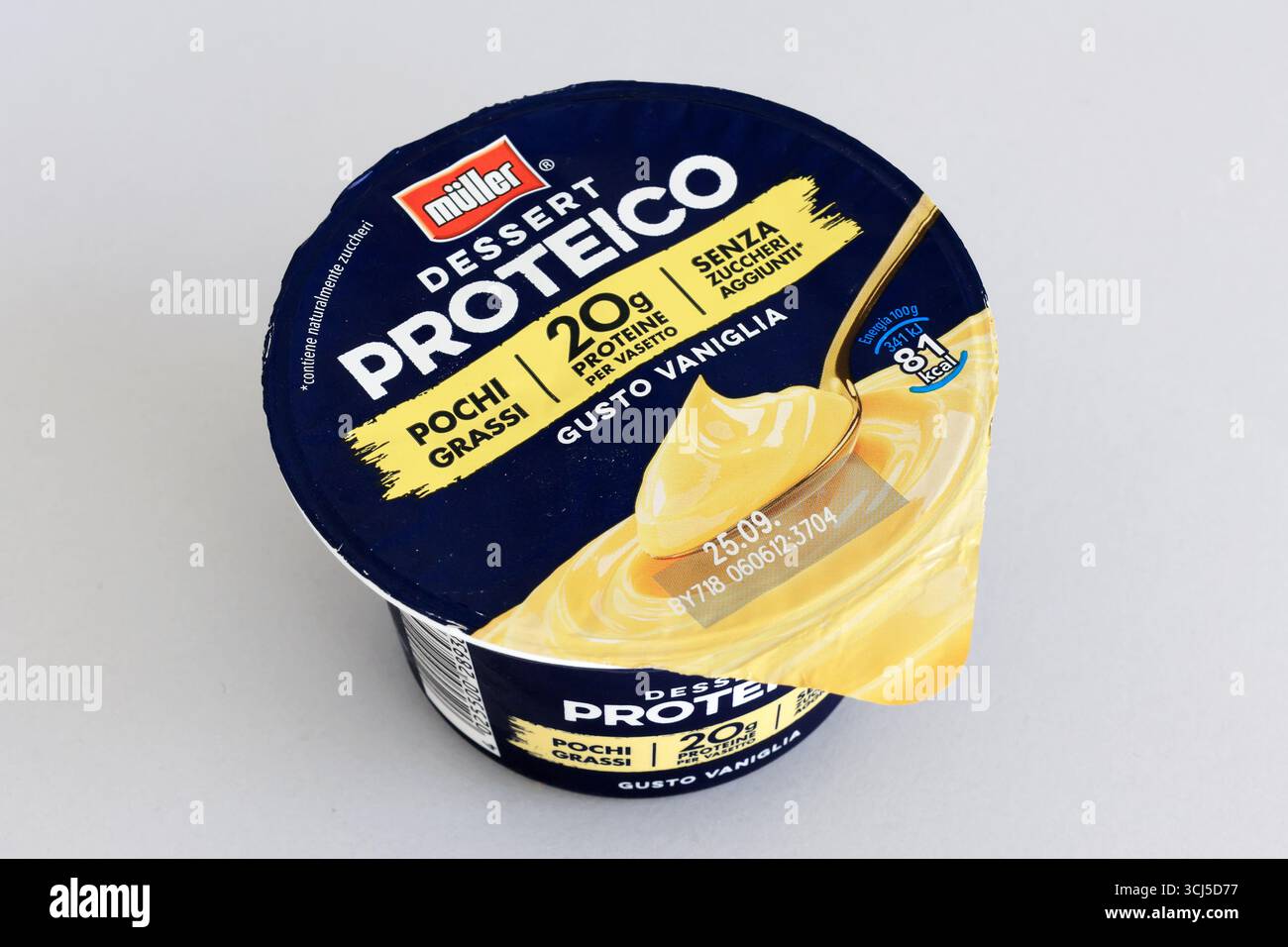 Müller dessert di proteine alla vaniglia Foto Stock
