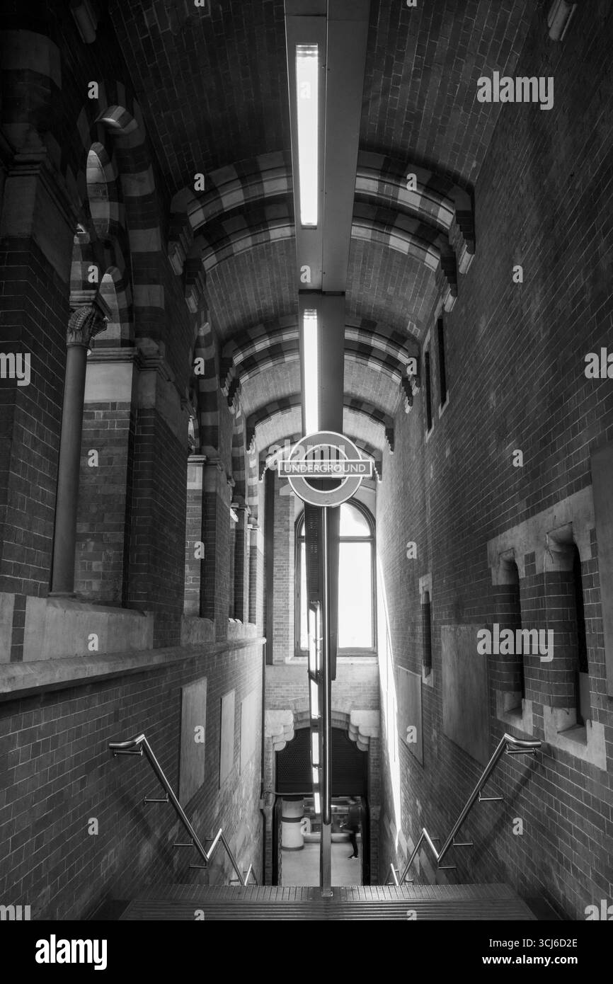Scale per la stazione della metropolitana di London St Pancras International Station, Londra, Regno Unito Foto Stock