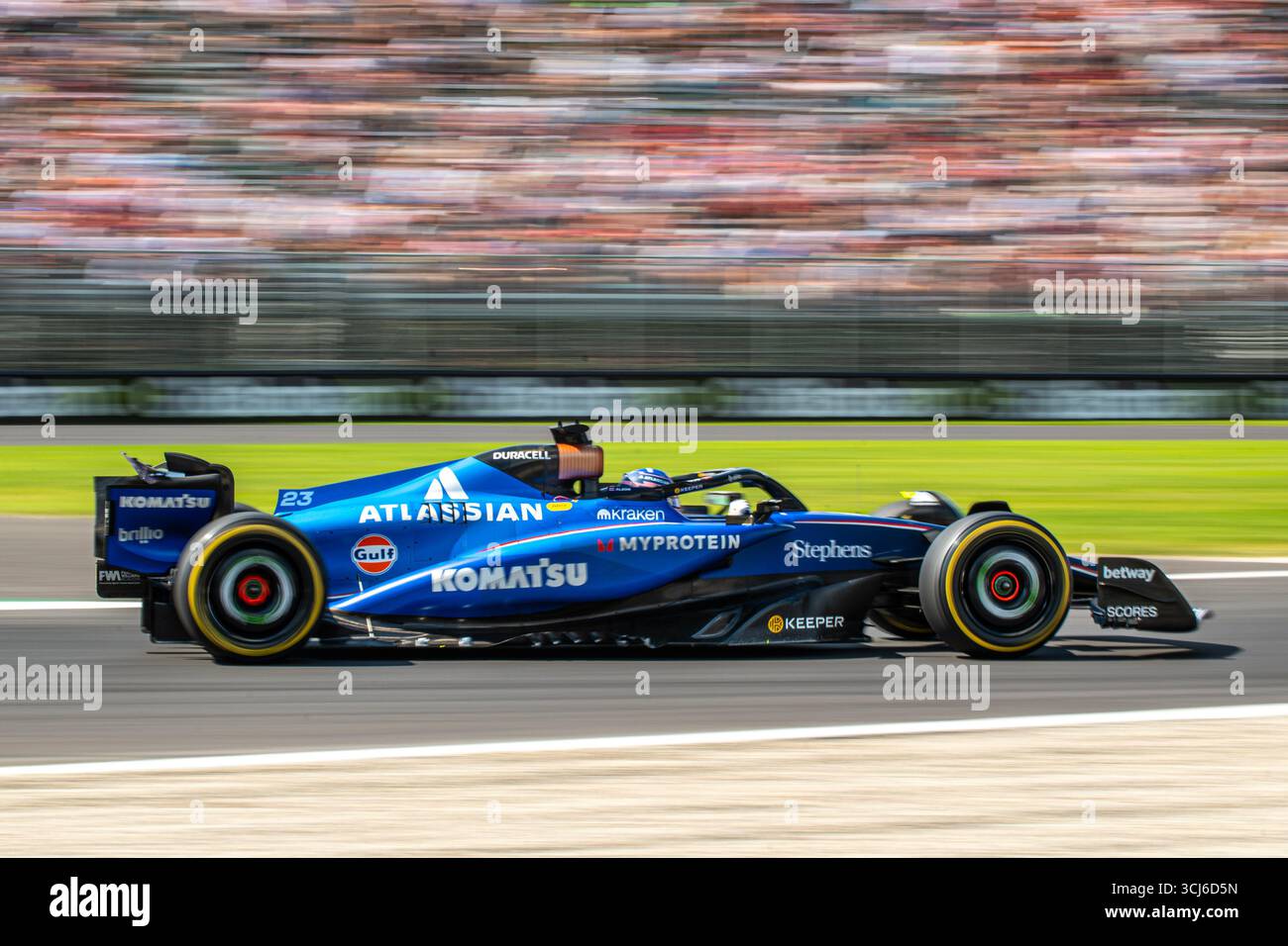 Alexander Albon (THA) alla guida della Williams Racing durante le prove libere del GP di F1 d'Italia sul circuito di Monza il 5 settembre 2025. Foto Stock