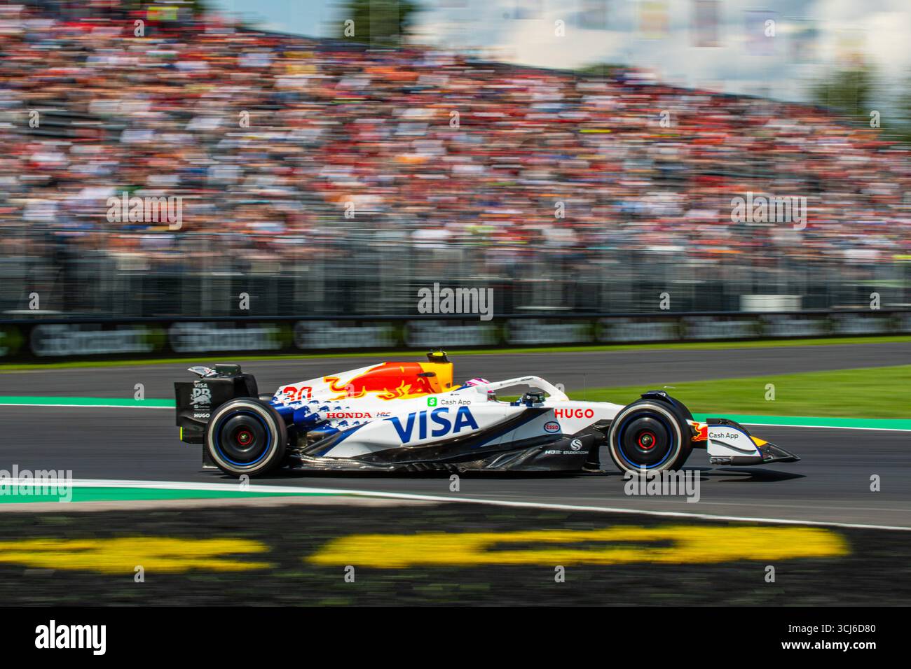 Liam Lawson (NZL) alla guida della Oracle Red Bull Racing durante le prove libere del GP di F1 d'Italia sul circuito di Monza il 5 settembre 2025. Foto Stock