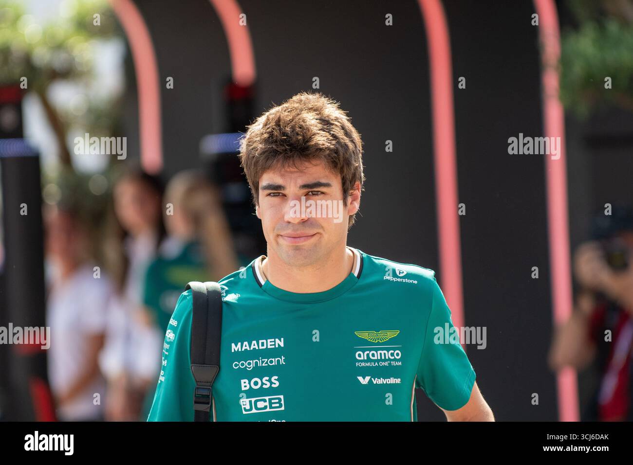 Lance Stroll (CAN) arriva al GP d'Italia di F1 sul circuito di Monza il 5 settembre 2025. Foto Stock
