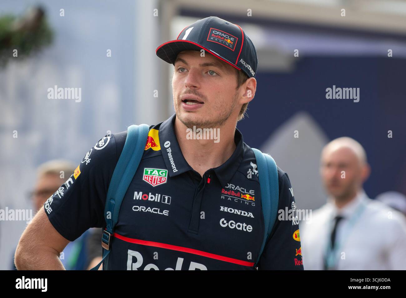 Max Verstappen (NED) arriva al GP di F1 d'Italia sul circuito di Monza il 5 settembre 2025 a Monza. Foto Stock