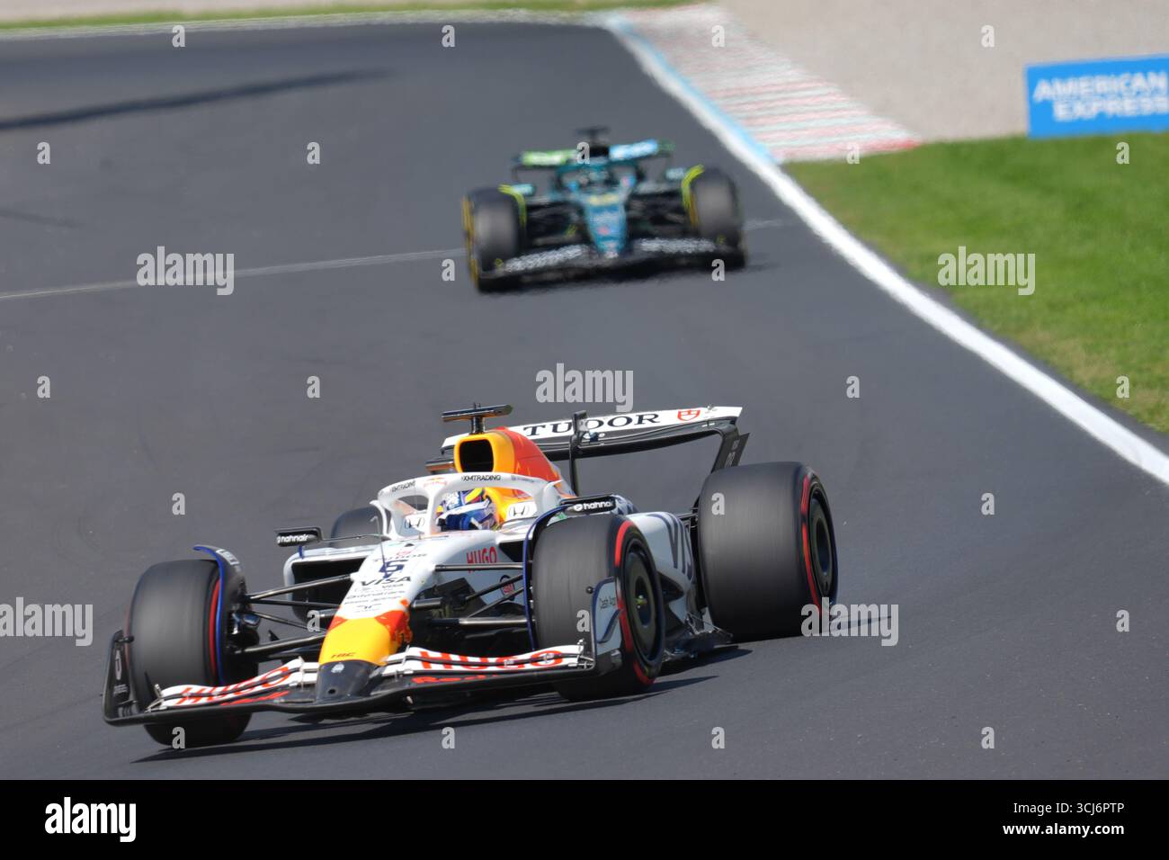 Isack Hadjar di Francia alla guida del (06) Visa Cash App Racing Bulls F1 Team VCARB 02 durante le prove libere del Gran Premio d'Italia 2025 di Formula 1 PIRELLI, 16° round del Campionato del mondo di Formula 1 2025 FIA, 5 settembre 2025 sull'autodromo Nazionale Monza, a Monza, Italia. Crediti: Luca Rossini/Alamy Live News Foto Stock
