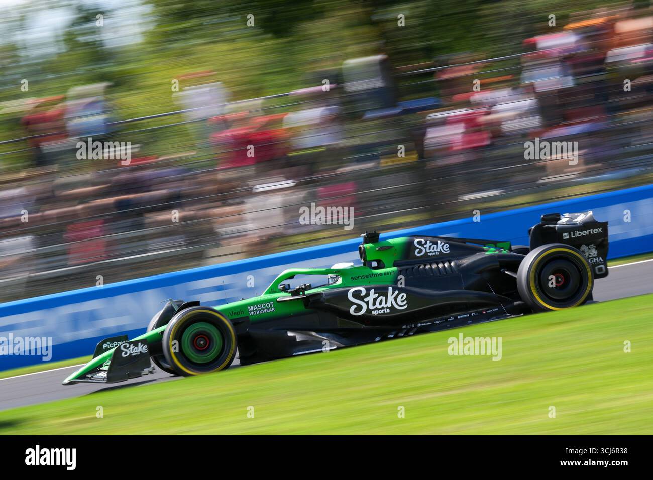 Nico Hulkenberg della Germania alla guida della (27) puntata del Team F1 Kick Sauber C45 durante le prove libere del Gran Premio d'Italia 2025 di Formula 1 PIRELLI, 16° round del Campionato del mondo di Formula 1 2025, 5 settembre 2025 sull'autodromo Nazionale Monza, a Monza, in Italia. Crediti: Luca Rossini/Alamy Live News Foto Stock