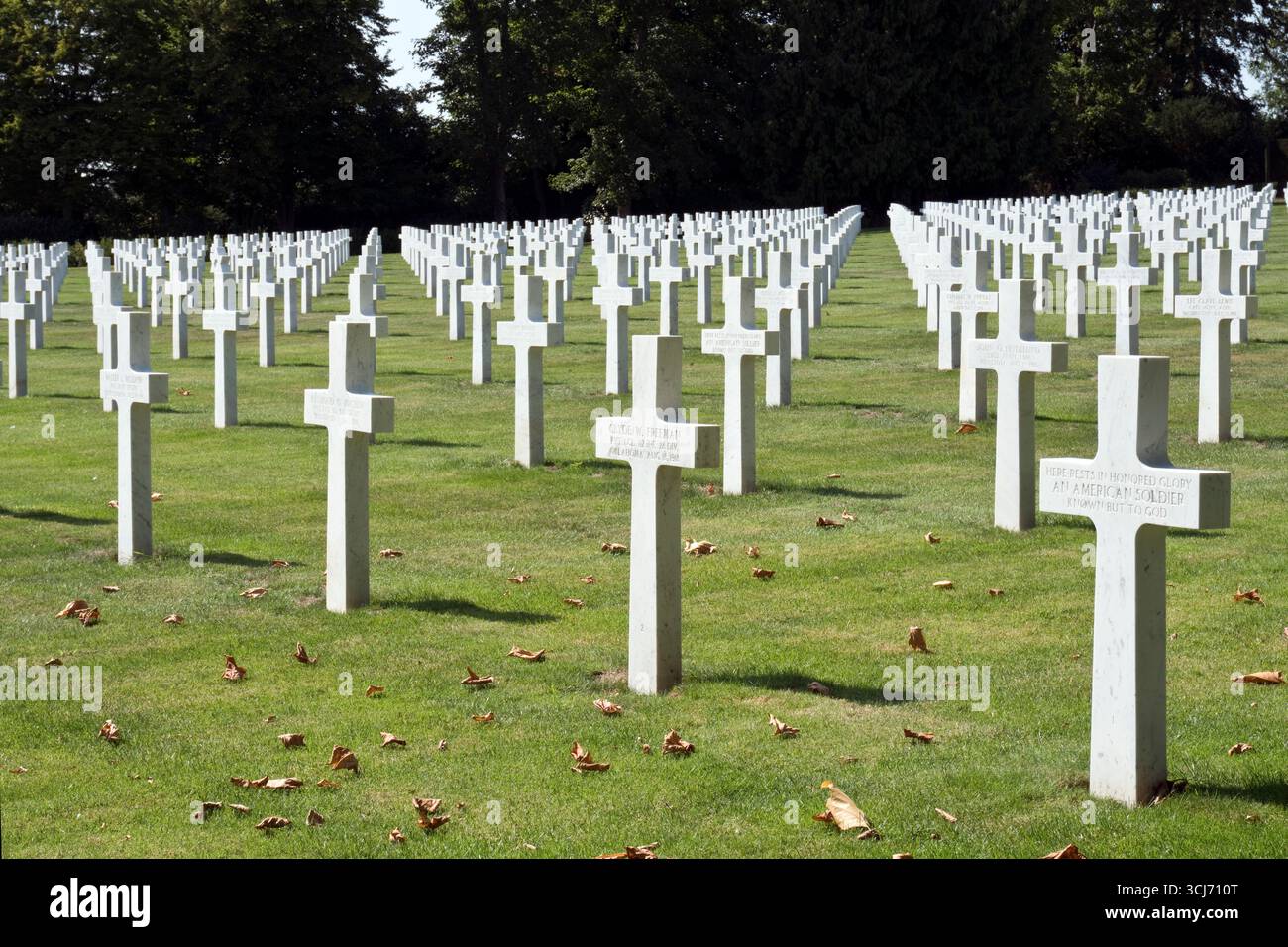 Il cimitero americano Oise-Aisne, vicino a Fère-en-Tardenois, in Francia, contiene tombe di soldati americani morti durante la prima guerra mondiale. Foto Stock