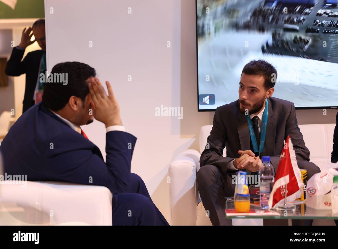 Le aziende saudite partecipano alla Fiera Internazionale di Damasco a sostegno dell'economia Syrias post-Assad le aziende saudite espongono prodotti e investimenti all'interno del padiglione saudita alla Fiera Internazionale di Damasco, la prima edizione dopo la caduta di Bashar al-Assad, sottolineando il sostegno di Riyad alla ripresa economica siriana. Damasco Siria Copyright: XMohammadxBashirxAldaherx Foto Stock