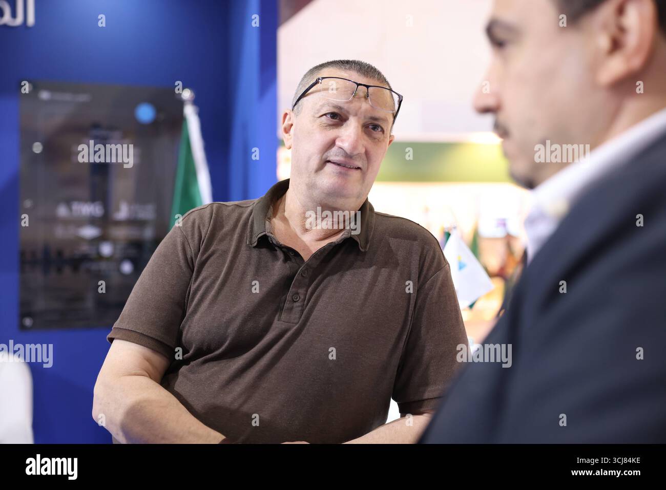 Le aziende saudite partecipano alla Fiera Internazionale di Damasco a sostegno dell'economia Syrias post-Assad le aziende saudite espongono prodotti e investimenti all'interno del padiglione saudita alla Fiera Internazionale di Damasco, la prima edizione dopo la caduta di Bashar al-Assad, sottolineando il sostegno di Riyad alla ripresa economica siriana. Damasco Siria Copyright: XMohammadxBashirxAldaherx Foto Stock