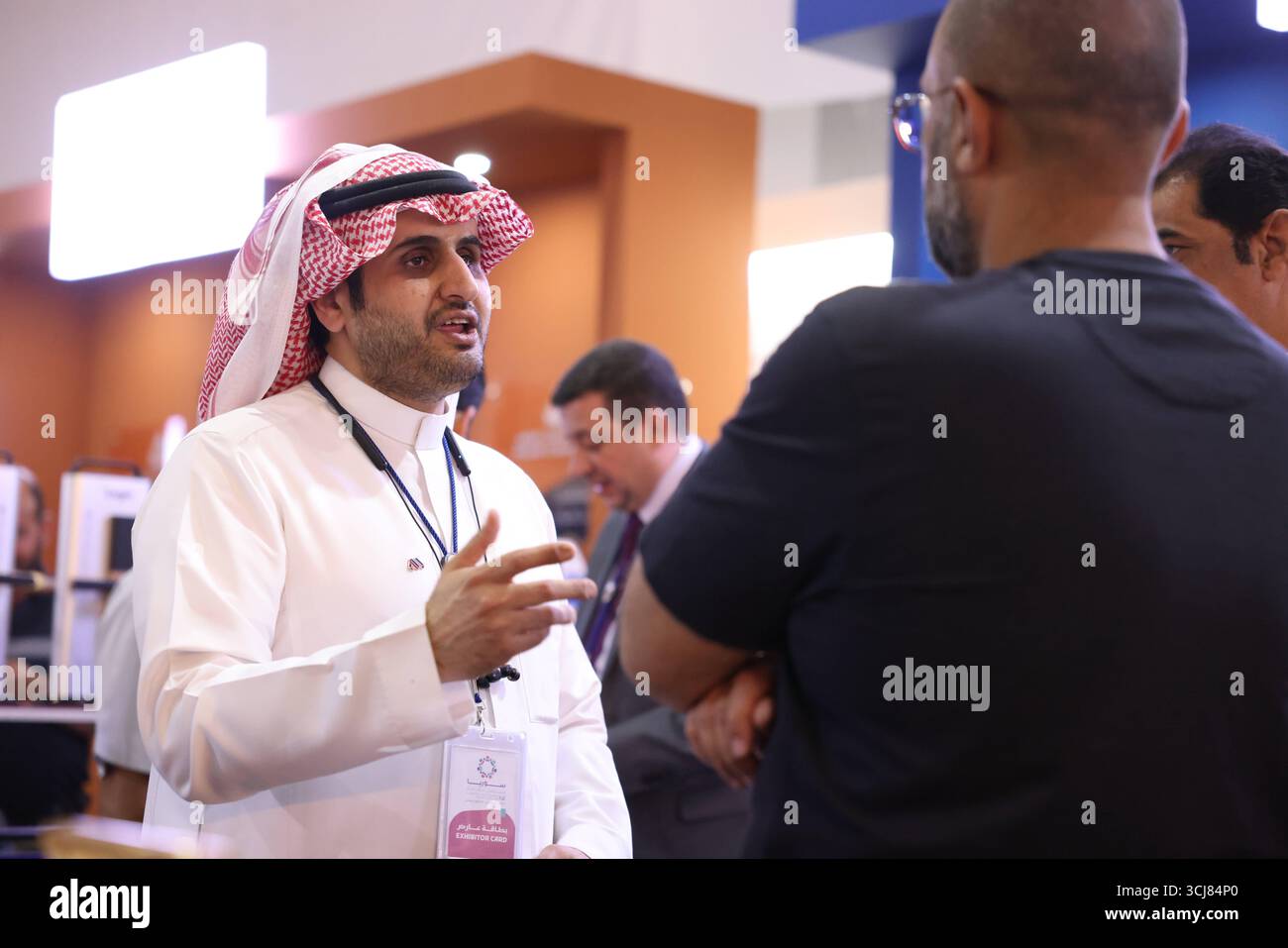 Le aziende saudite partecipano alla Fiera Internazionale di Damasco a sostegno dell'economia Syrias post-Assad le aziende saudite espongono prodotti e investimenti all'interno del padiglione saudita alla Fiera Internazionale di Damasco, la prima edizione dopo la caduta di Bashar al-Assad, sottolineando il sostegno di Riyad alla ripresa economica siriana. Damasco Siria Copyright: XMohammadxBashirxAldaherx Foto Stock